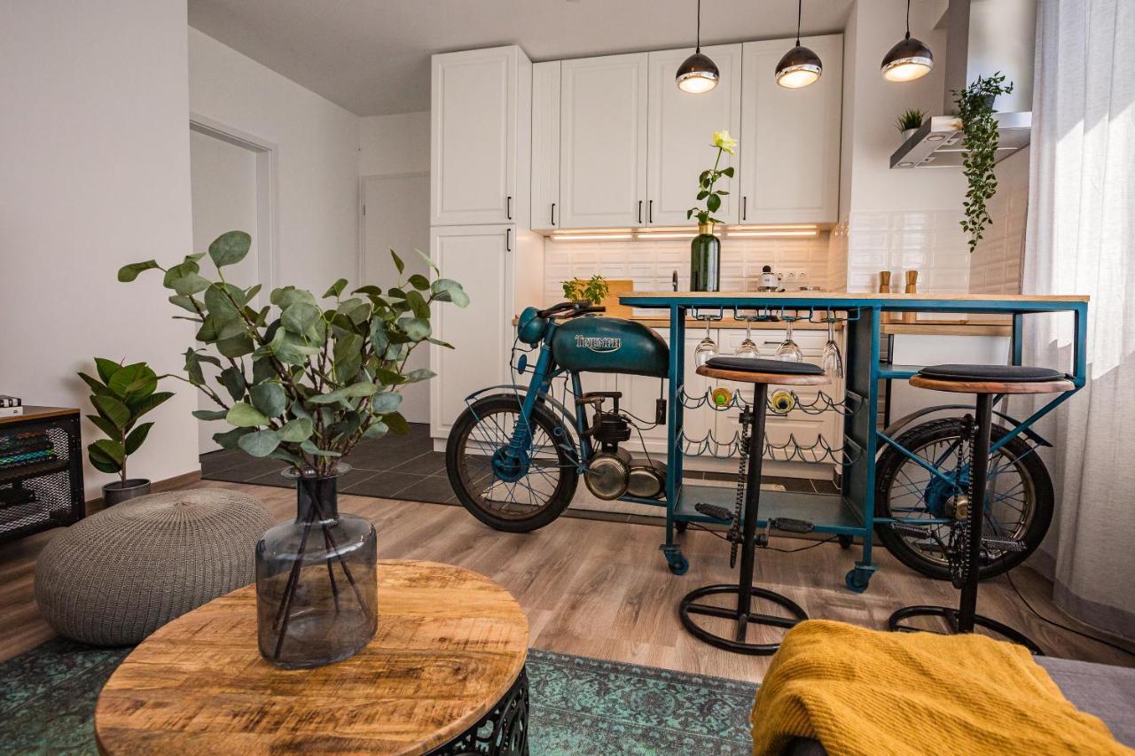 Stylish Oasis With Ac And Parking Lejlighed Budapest