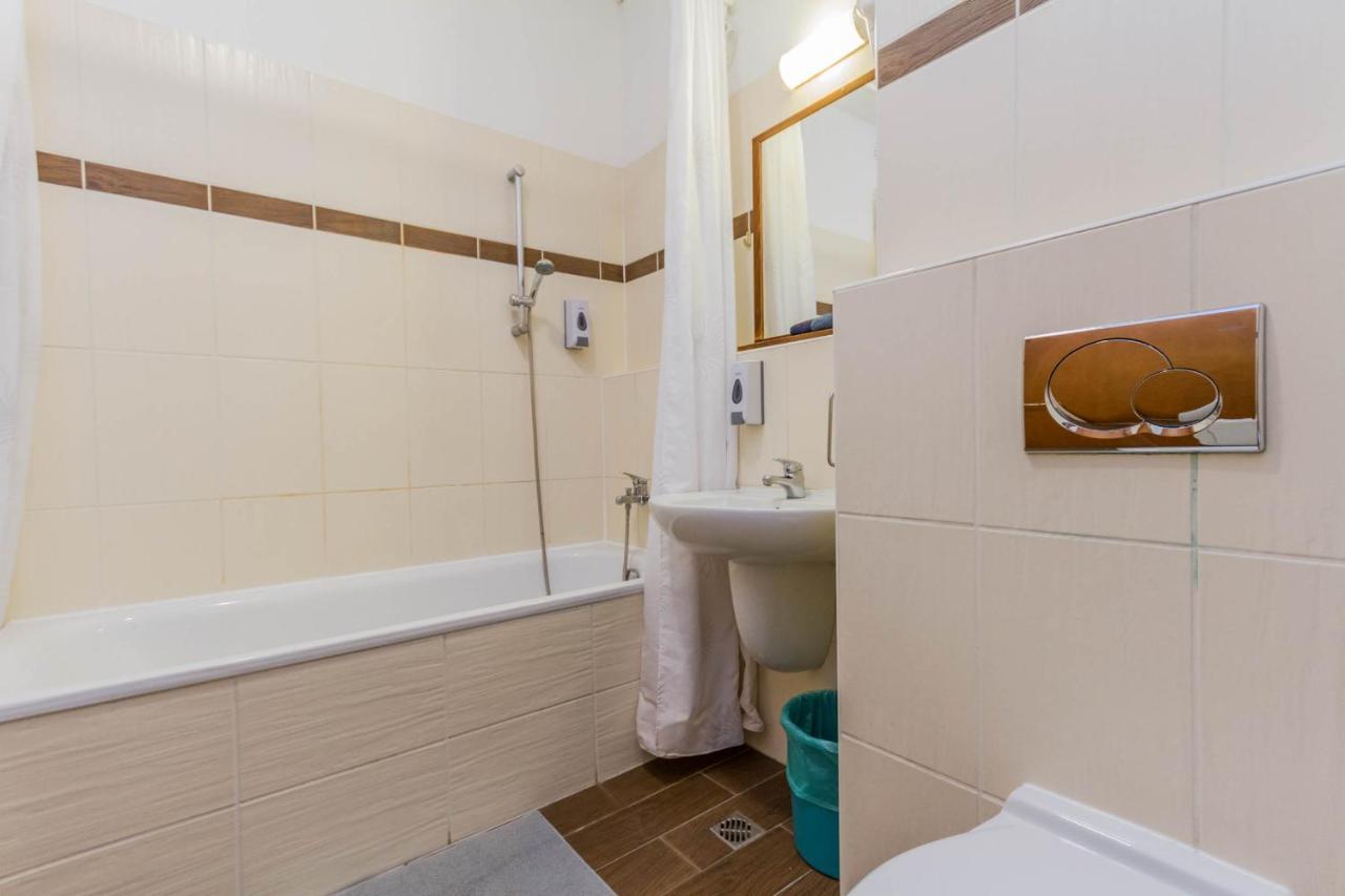 Lovag Charming In The Center-ac Apartment Budapest
