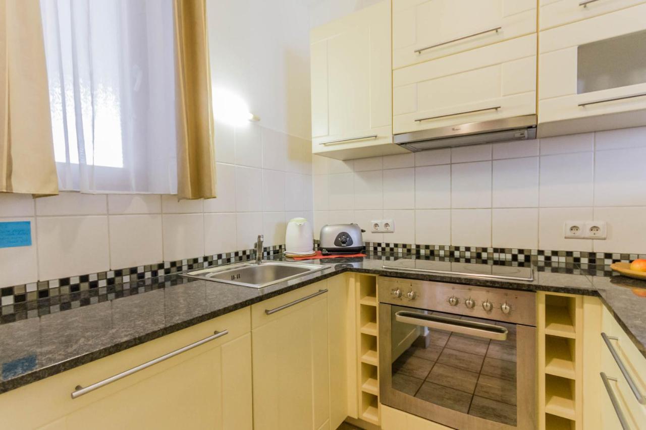 Apartment Lovag Charming In The Center-ac *