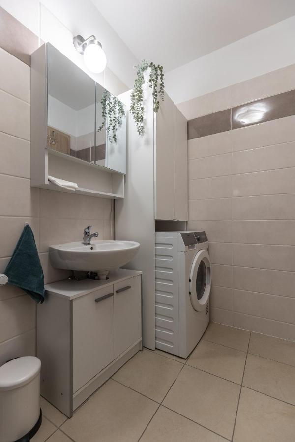 Need In Bp - Garage, Terraces, Aircon Budapest