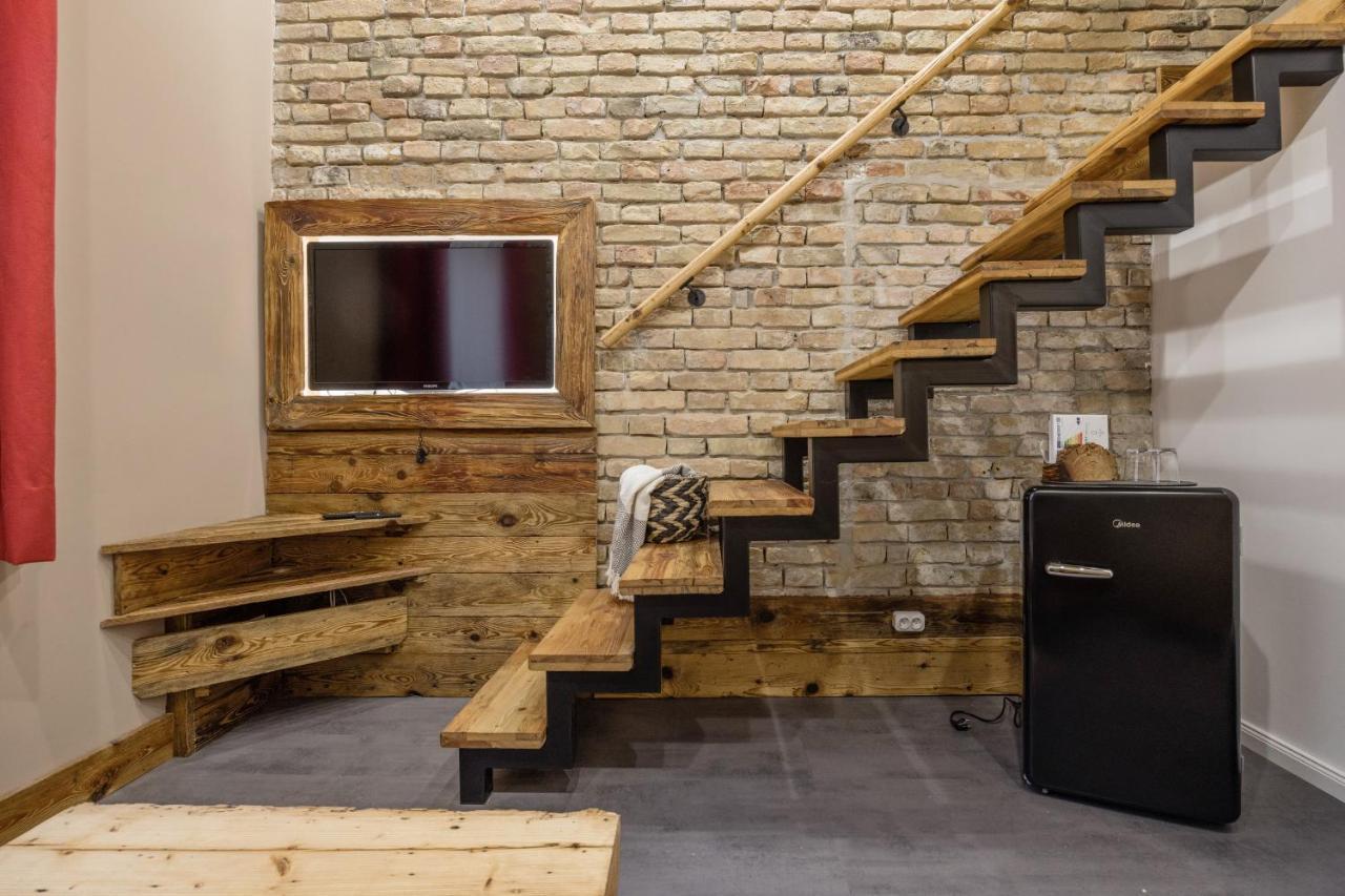 L1 Budapest