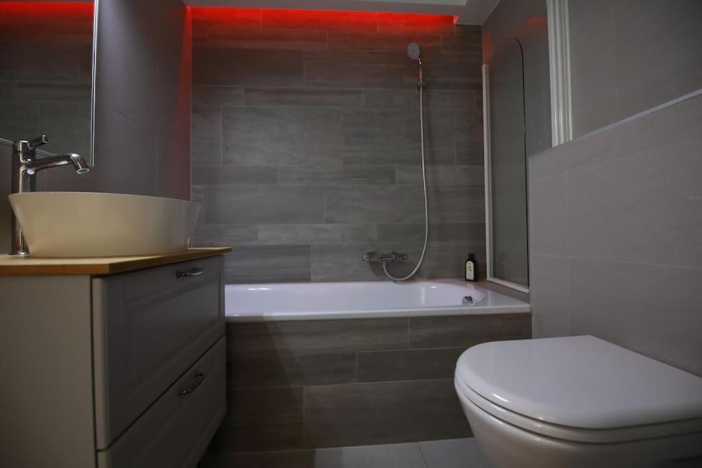 Apartment 360 Panorama • Rooftop Jacuzzi • Downtown Luxury
