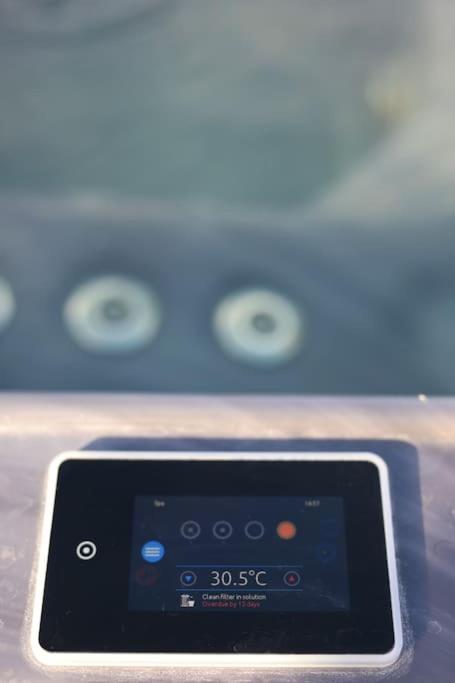 360 Panorama • Rooftop Jacuzzi • Downtown Luxury Appartamento