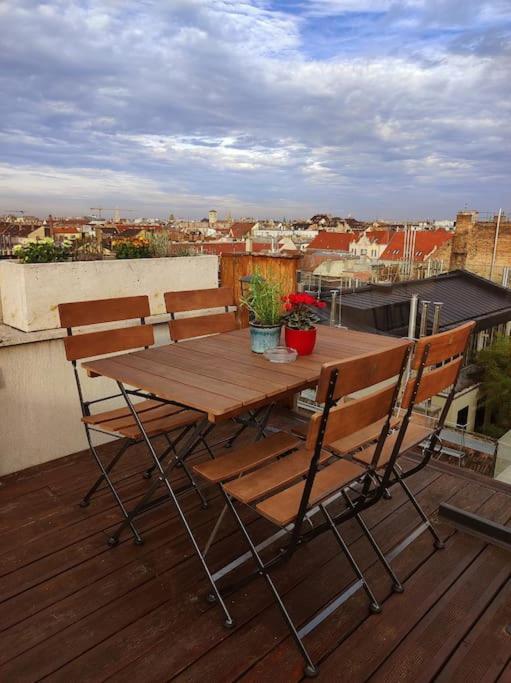 360 Panorama • Rooftop Jacuzzi • Downtown Luxury Budapest