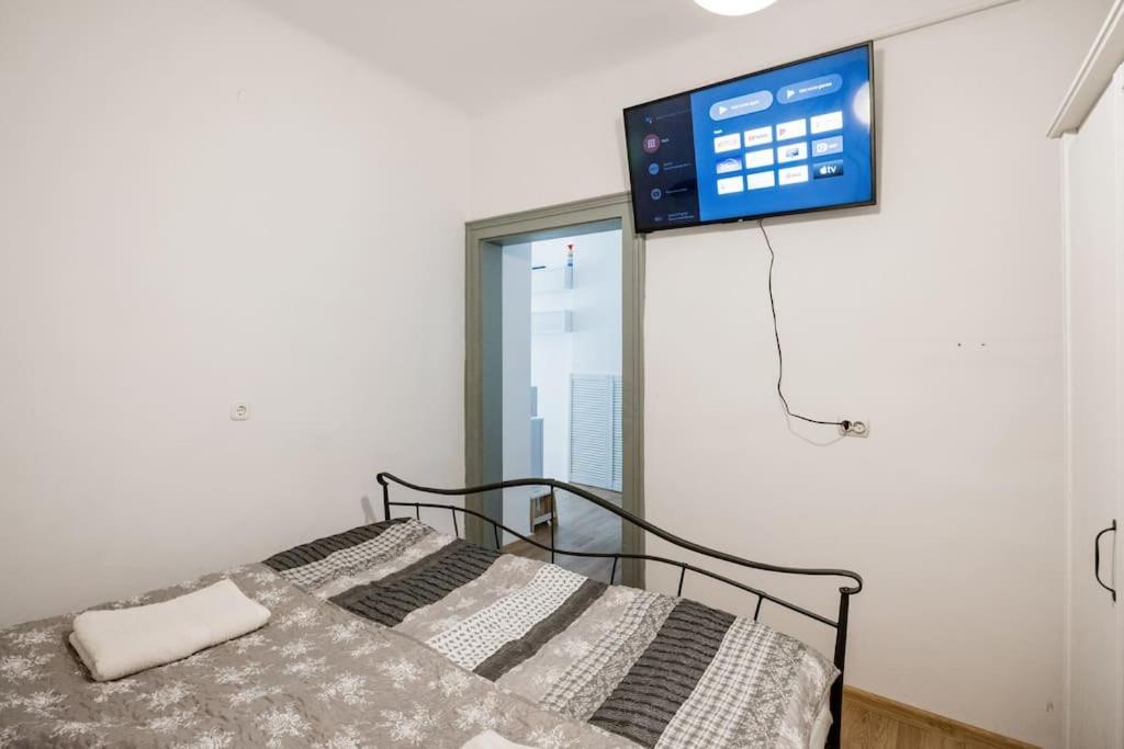 Cosy At River Apartment