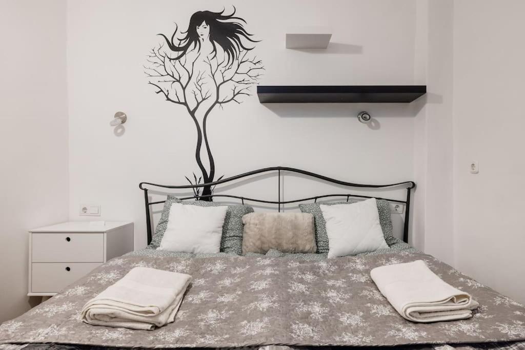 Cosy At River Apartment