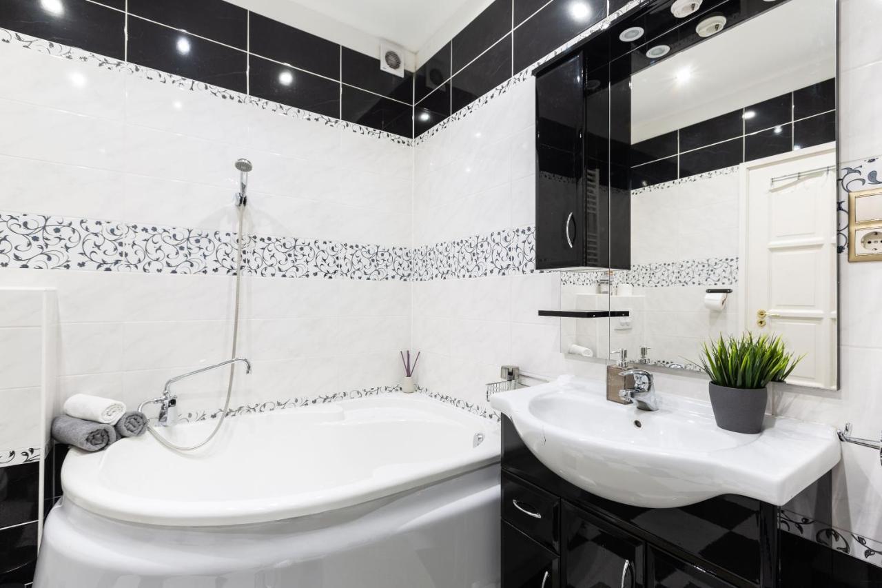 Luxury Downtown By Anna * Budapest