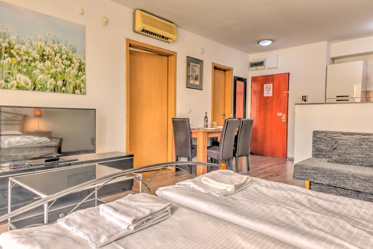 Apartment Center *