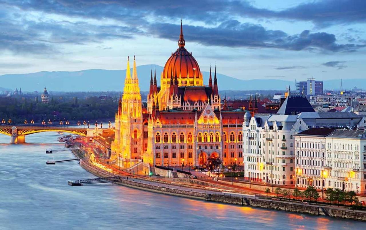Luxurious Cozy 1br Apt - 2min Walk To Gozsduyard! * Budapest