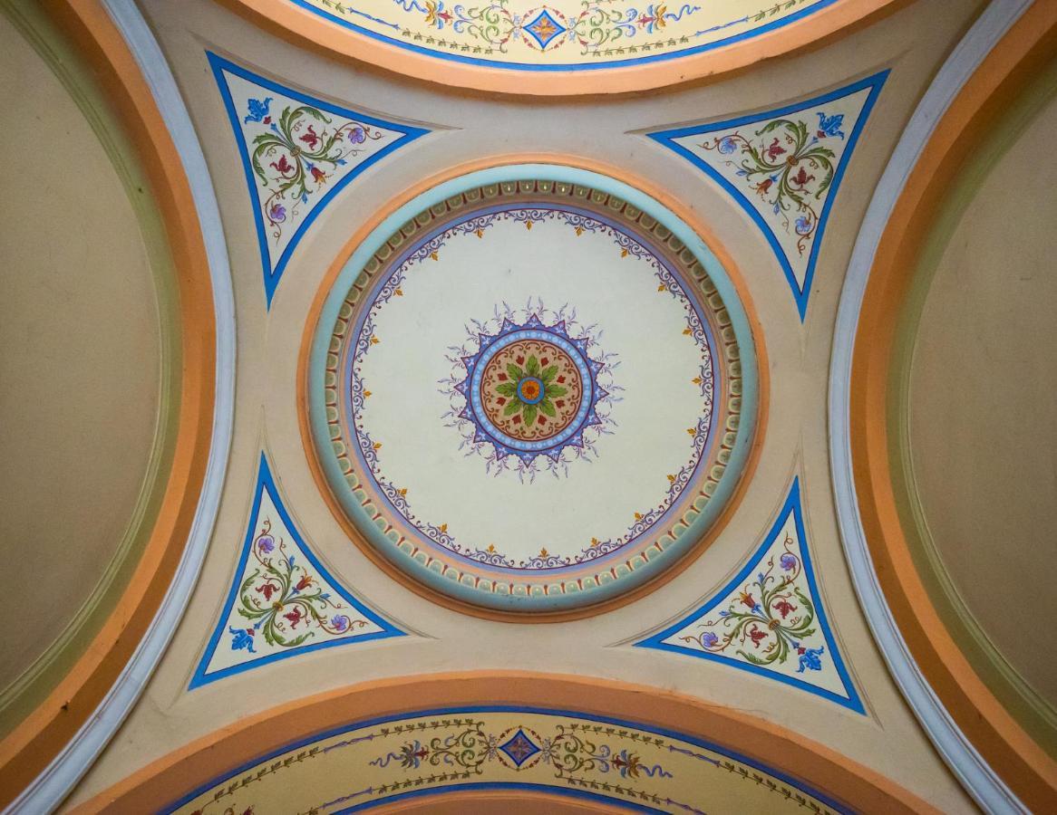 Parliament Exclusive Gallery * Budapest