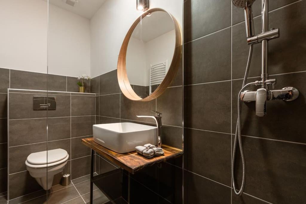 Lejlighed Free Parking Chain Bridge 4ppl, 2bdrm, Wifi, Smart Tv, Ac Budapest