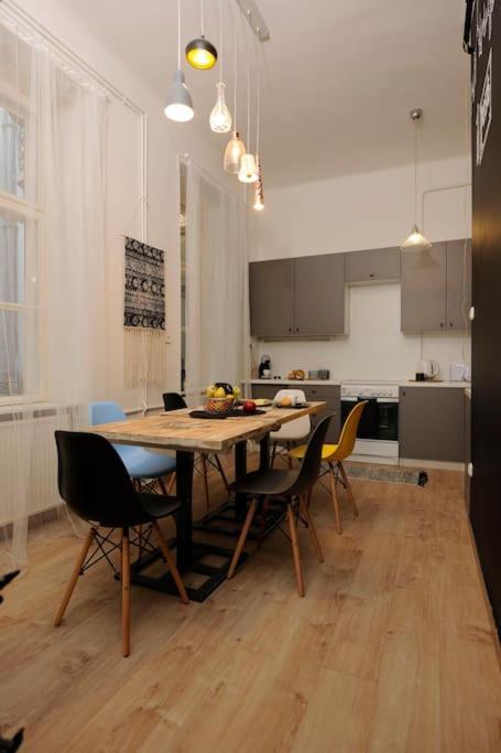 Danubio **** 3 Bedrooms - Next To The River Boedapest