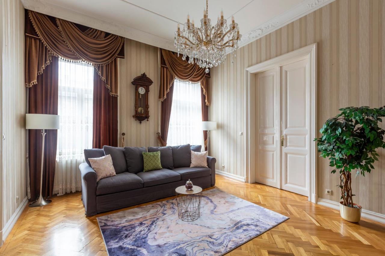 Apartment Luxury Next To The New York Cafe *