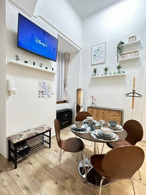 Charming In The Heart Of - Baby Loic * Budapest