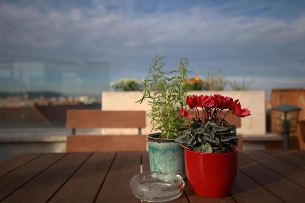 360 Panorama • Rooftop Jacuzzi • Downtown Luxury