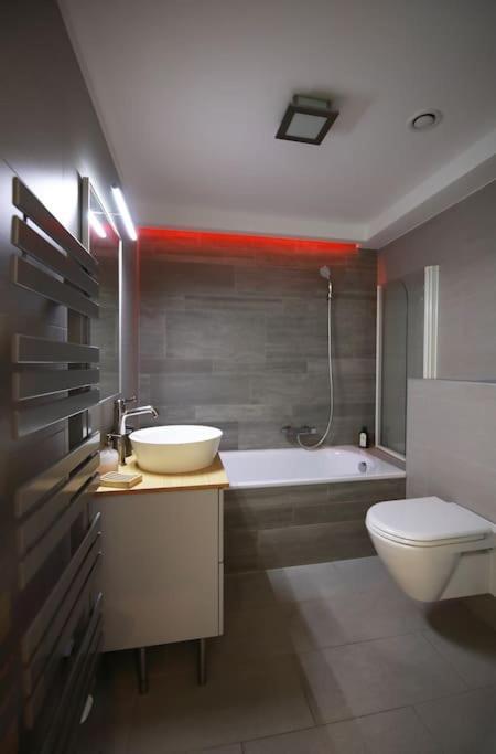 360 Panorama • Rooftop Jacuzzi • Downtown Luxury * Budapest