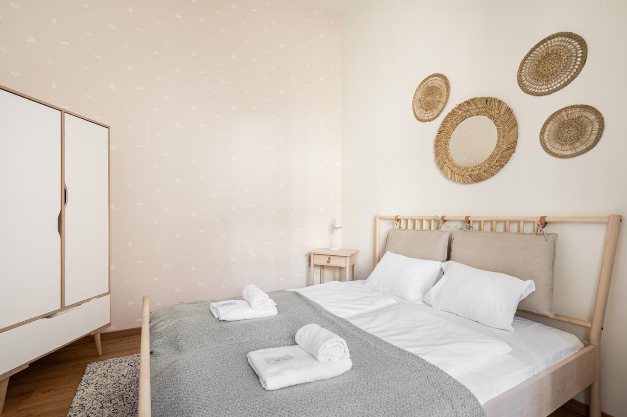 Goldenfeet Apartment