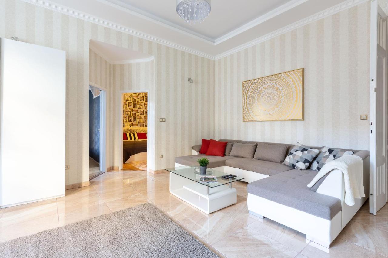 Luxury Downtown By Anna Lägenhet Budapest