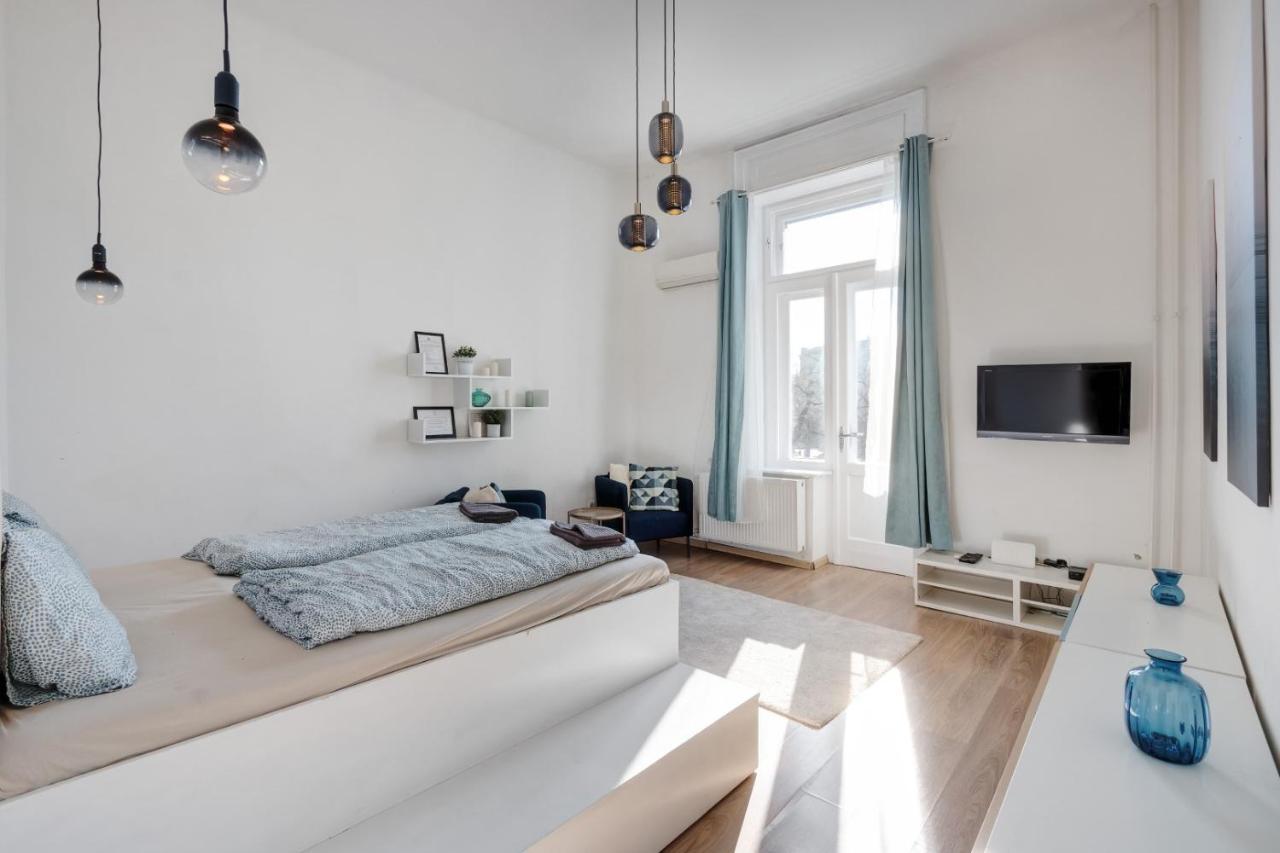 Elizabeth Garden Apartment