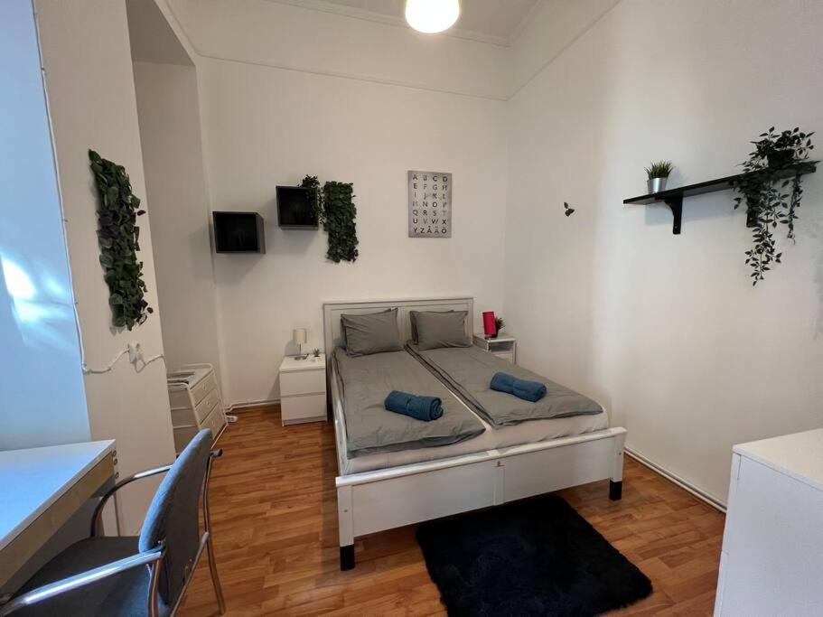 Big In The Centre Apartment *