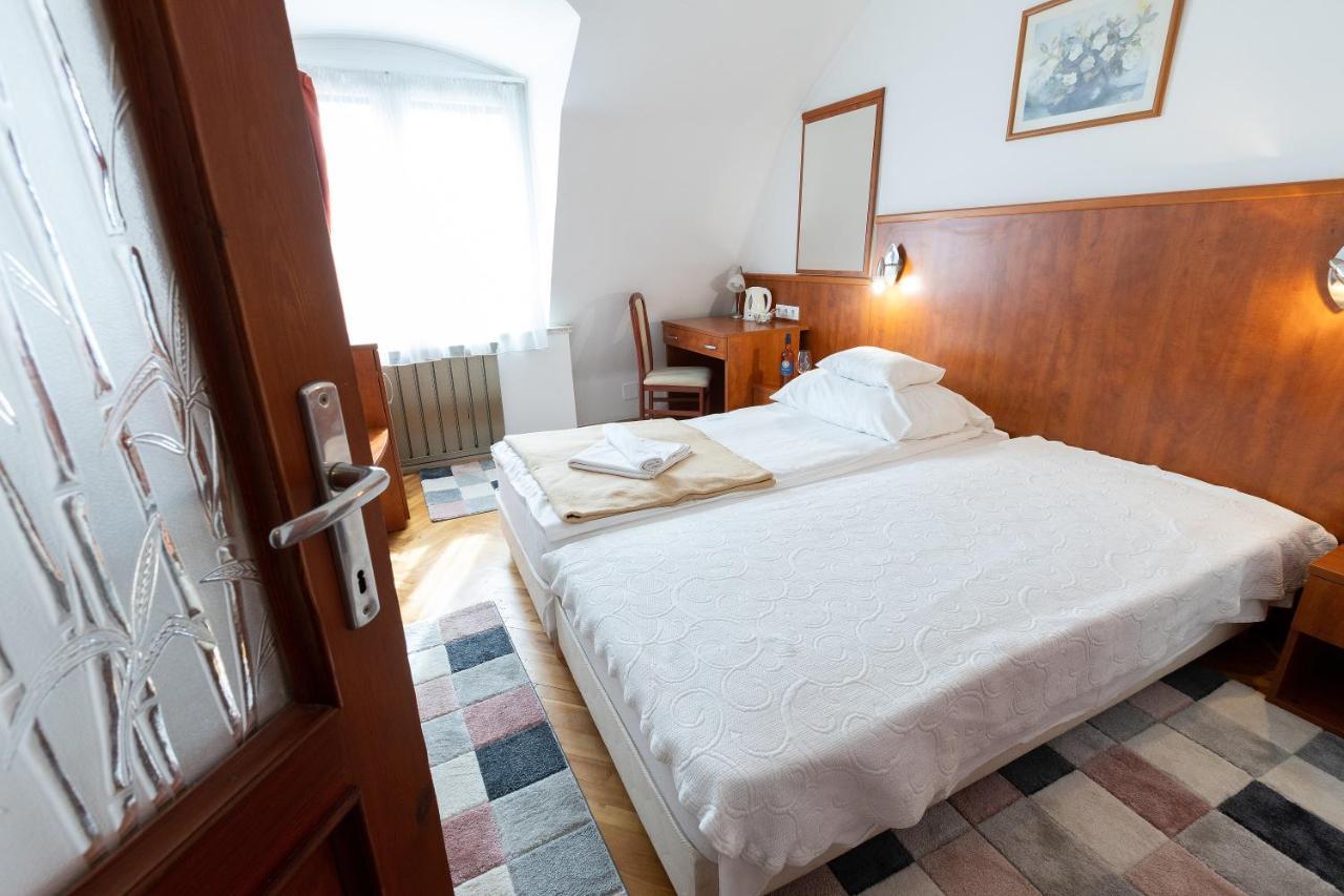 Helios Hotell