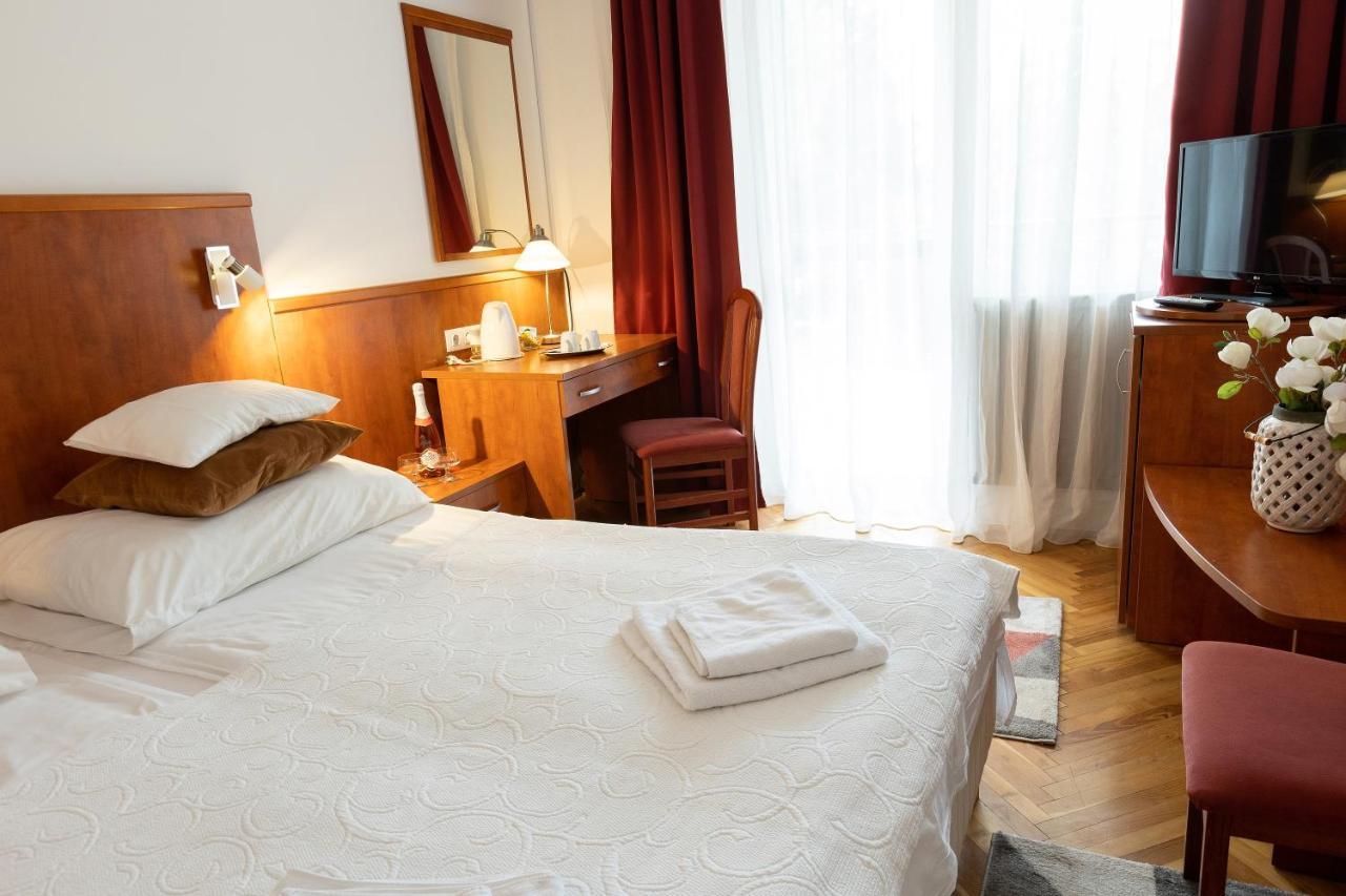 Helios Hotel
