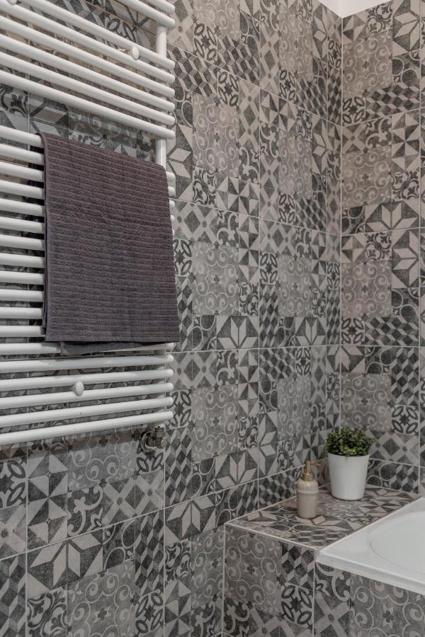 Cozy By Bella In The Heart Of Apartment Budapest