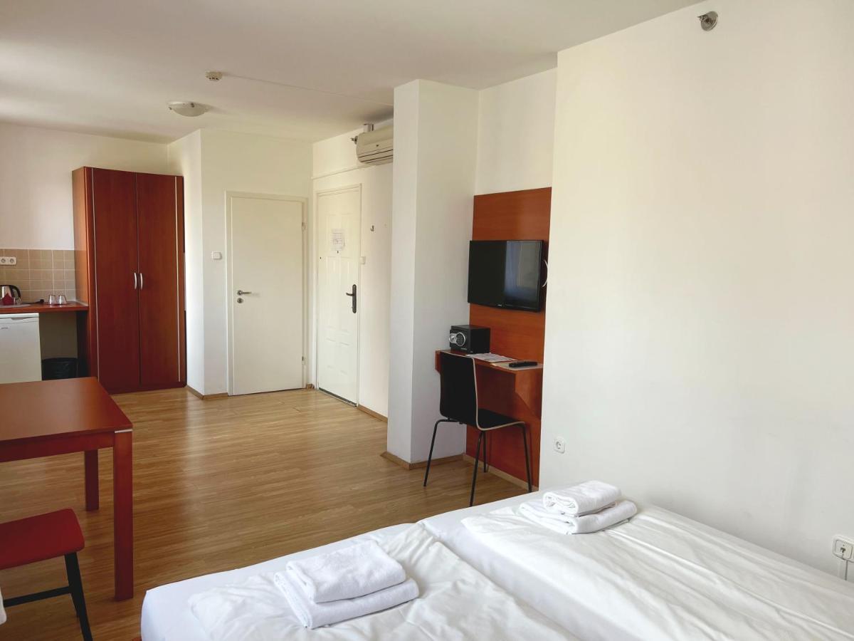 Hotel Triple M