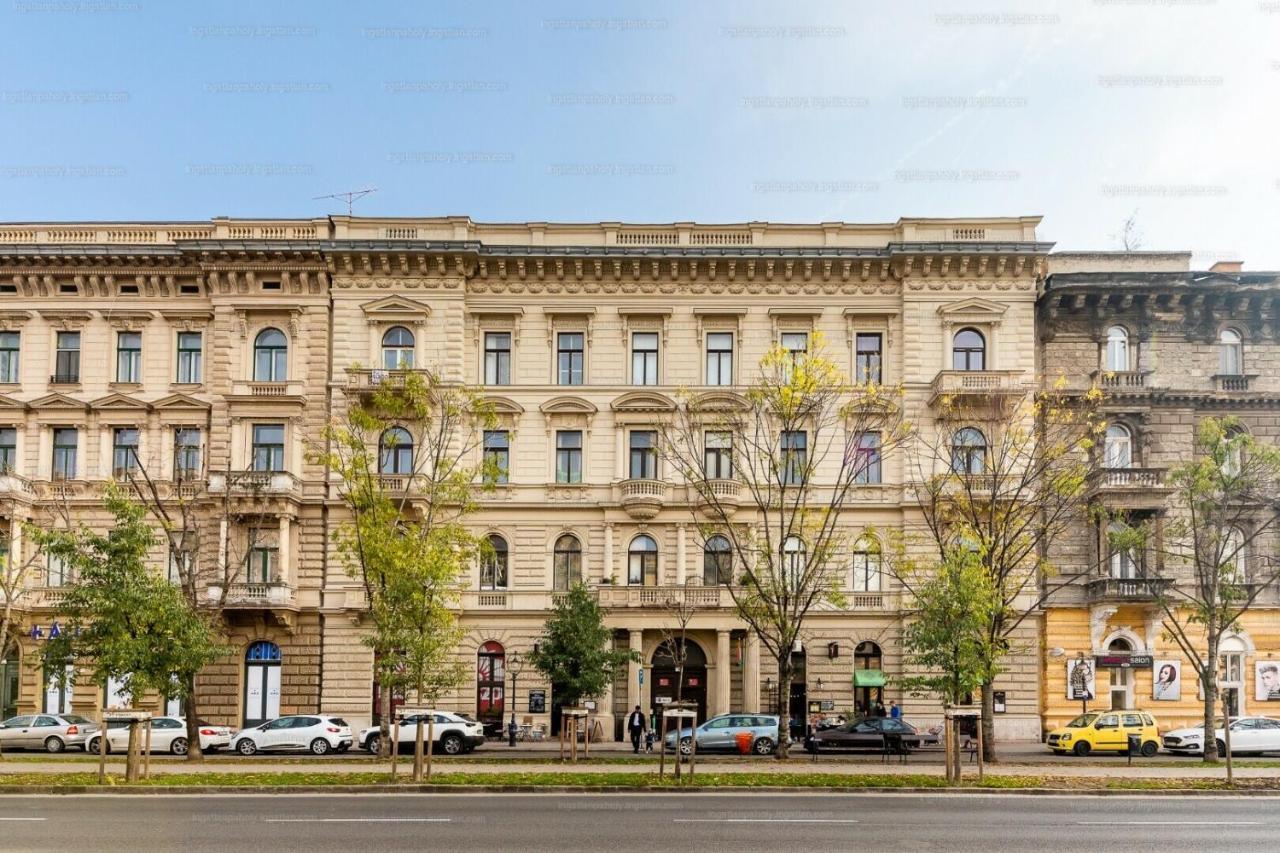 Brand New Sunny On Andrassy Street Apartamento *