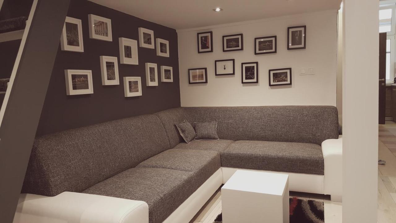 Apartament Home, Far Away From 2