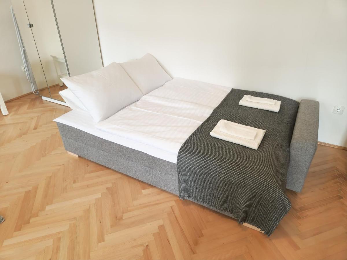 Halasz 2-bedroom Near Castle, Free Public Parking Nearby