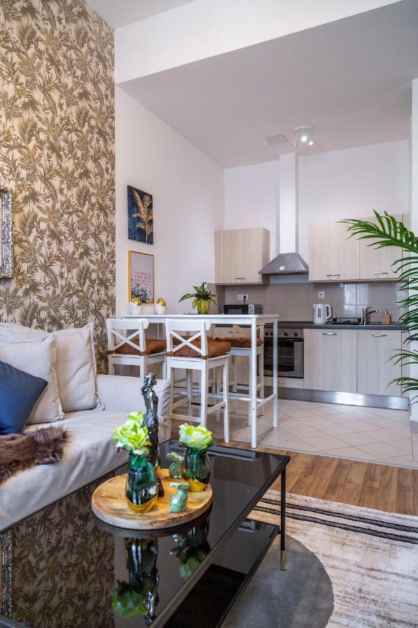 Luxurious Art Deco In The King Street *