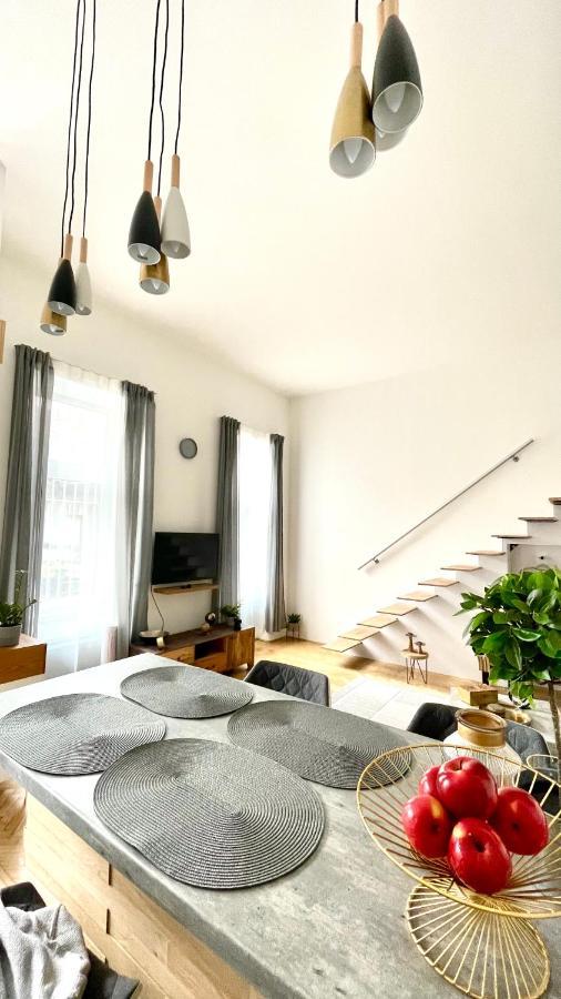Brand New Sunny On Andrassy Street Apartamento Budapest