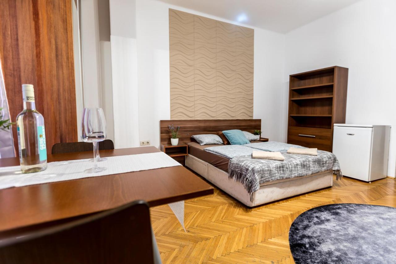 Danube Apartment *