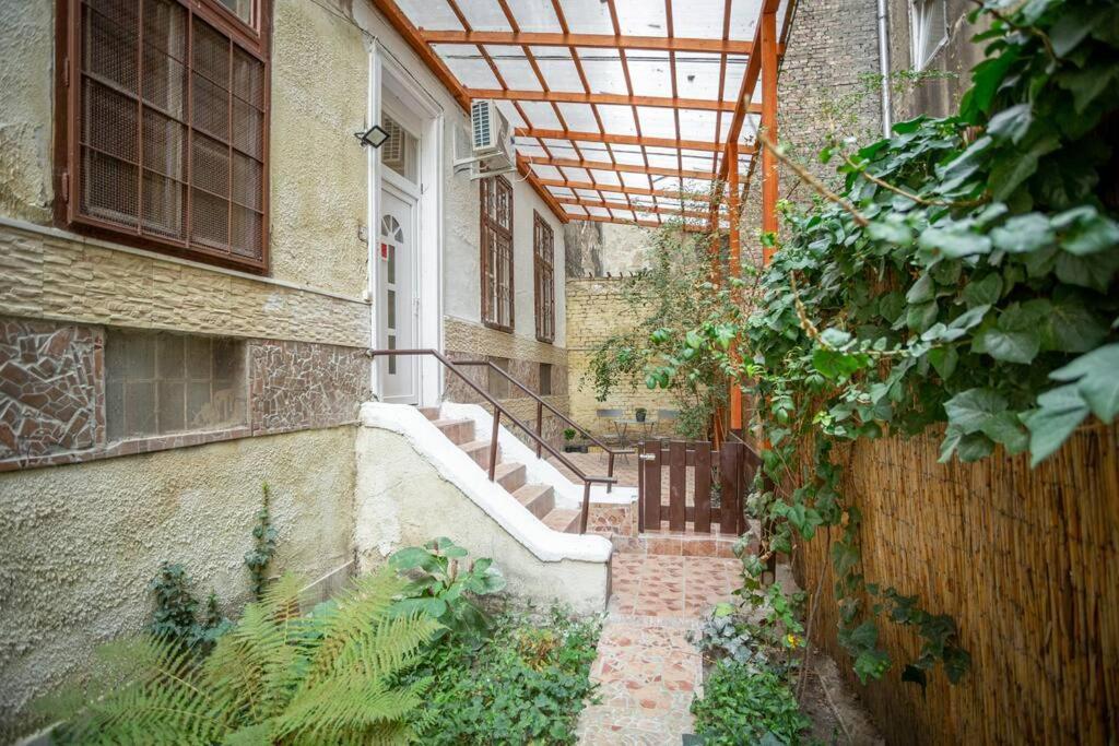 Cosy Two Bedroom Flat In Josika Street, Paprika Apartment Budapest
