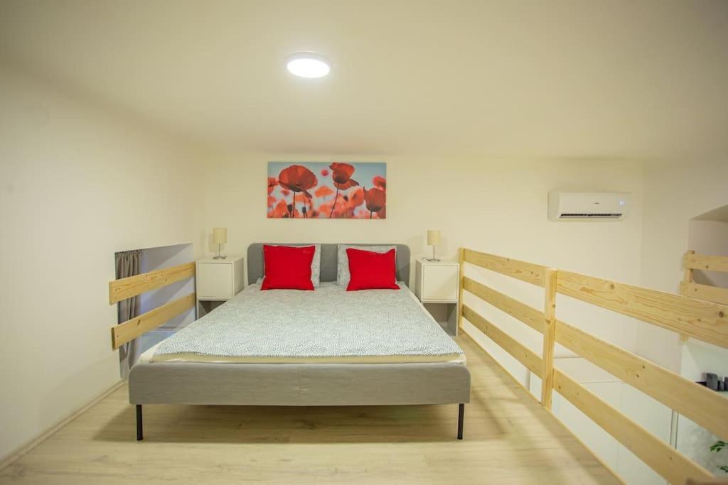 Apartment Cosy Two Bedroom Flat In Josika Street, Paprika Budapest