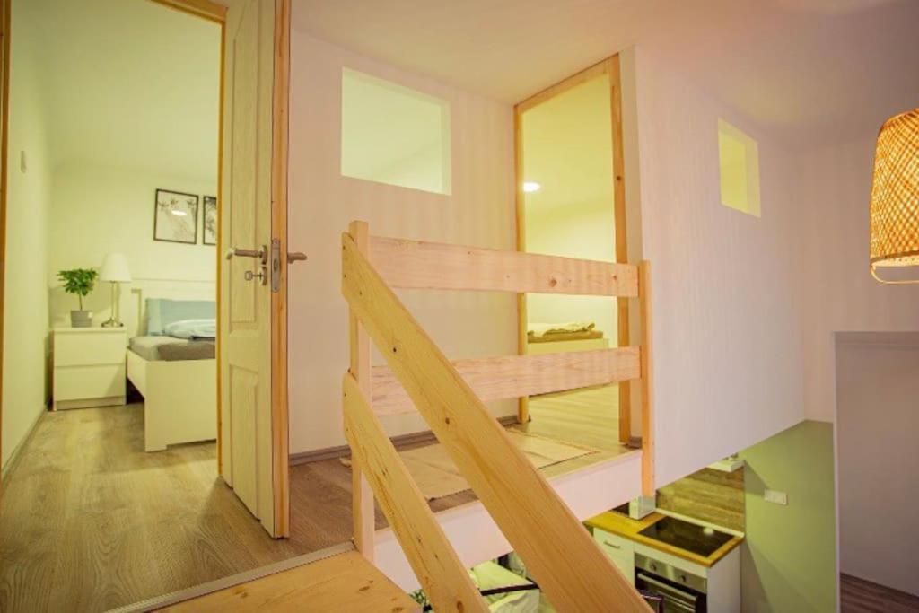 Cosy 2 Bedroom Flat In Akacfa St., Sol * Budapest
