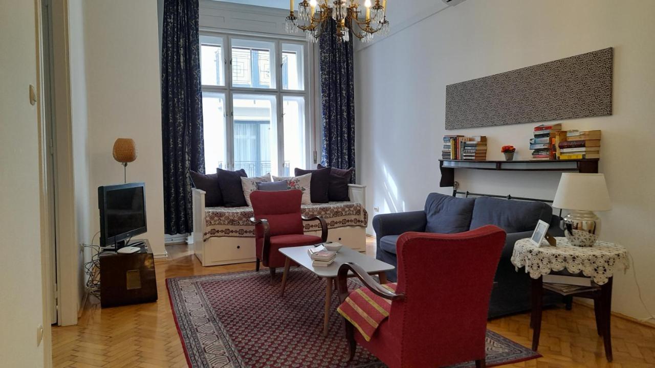 Apartment 3 Bedrooms Suite, 2 Bathrooms, Balcony At Opera