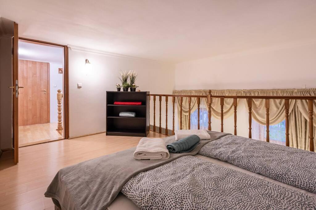 Apartmán Cozy 3 Bedrooms In 7st Districht *