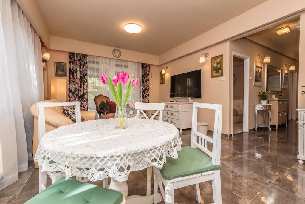 Szabi Buda New Terrace Budapešť