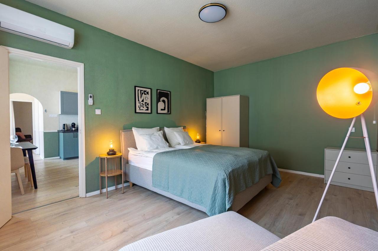Sunny New Luxurious At The Jewish District