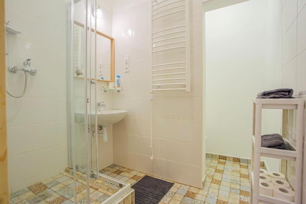 Cosy Flat In Akacfa Str., Aya