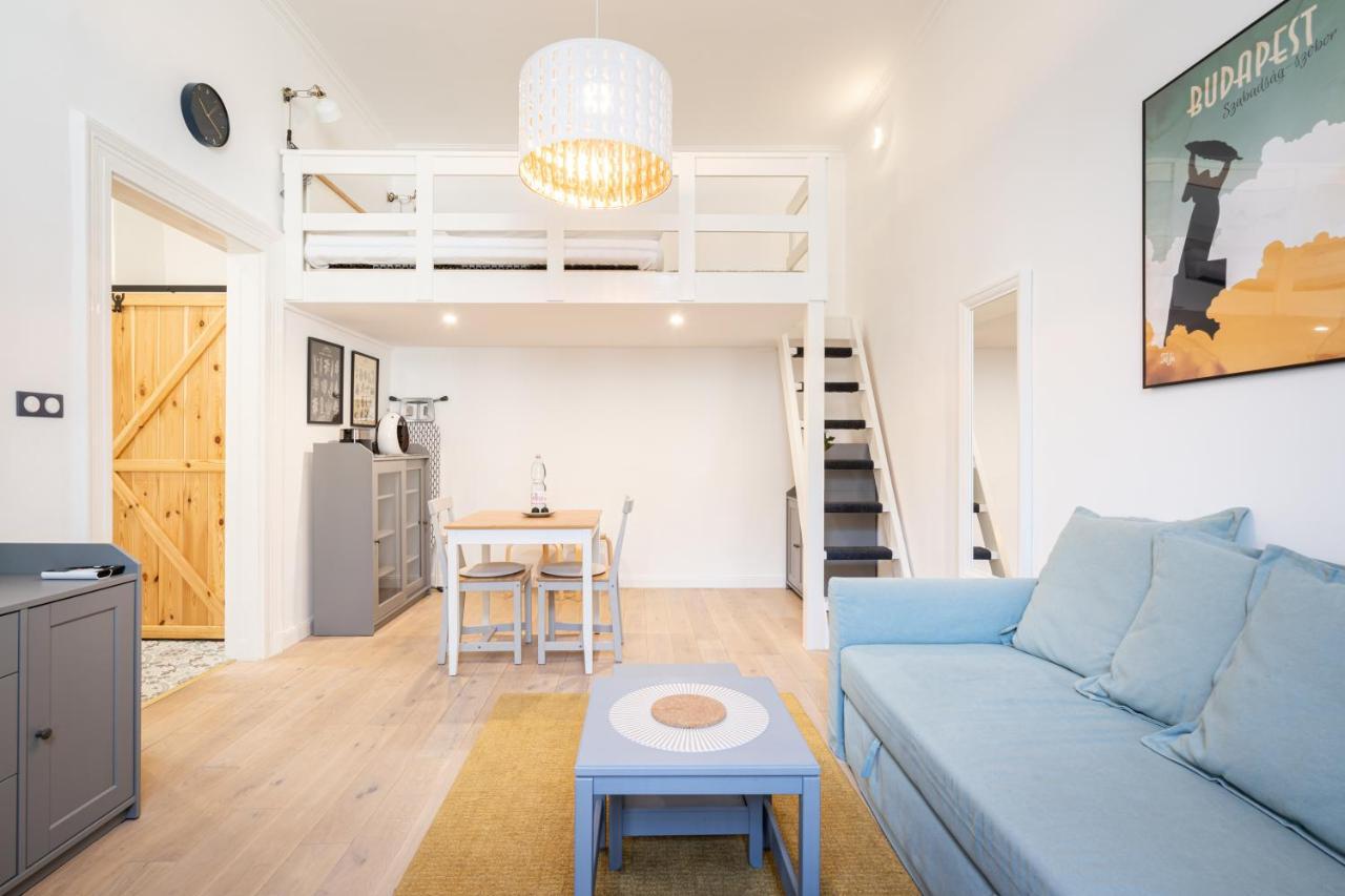 Apartment Youth Motive With Gallery *