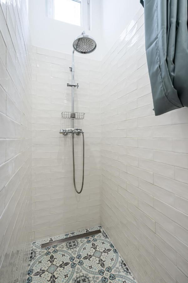 Youth Motive With Gallery Apartment Budapest