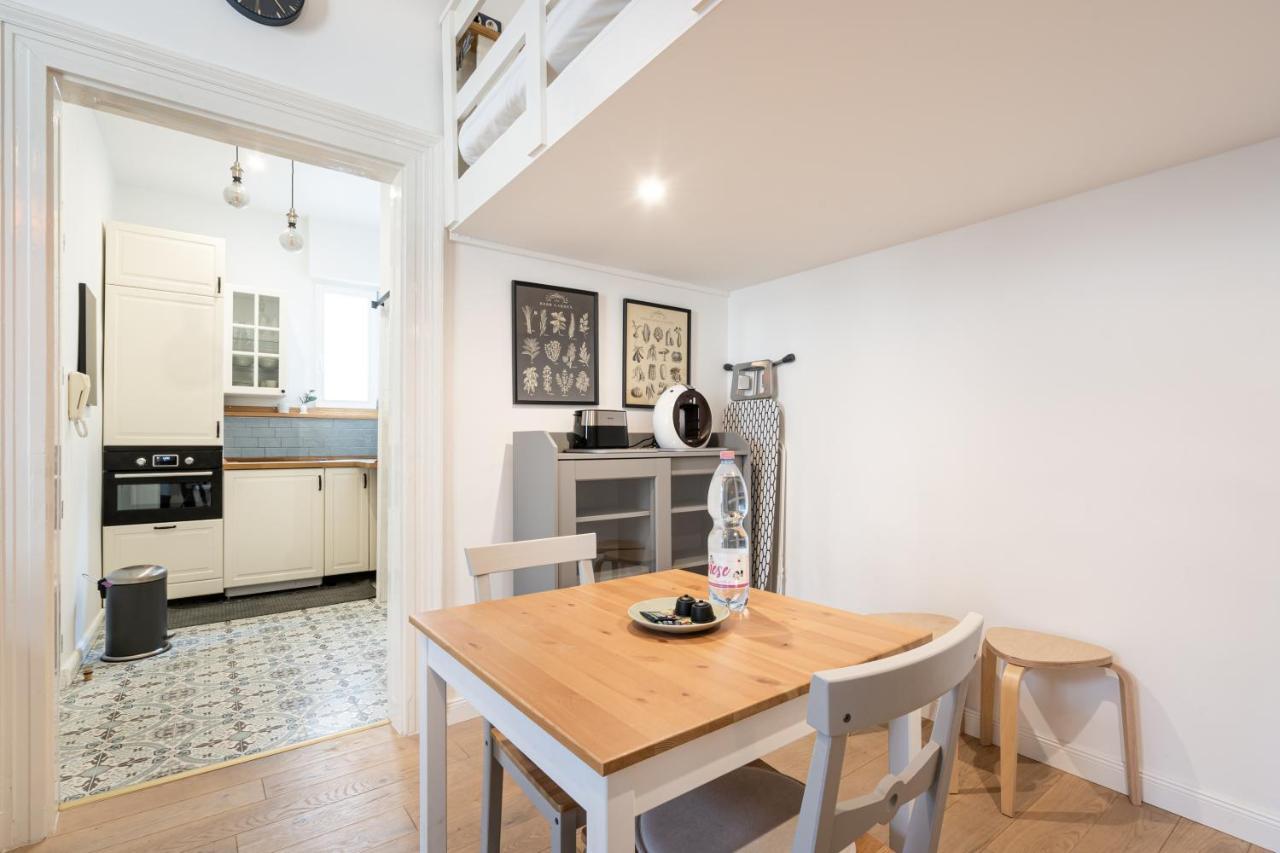 Apartment Youth Motive With Gallery Budapest