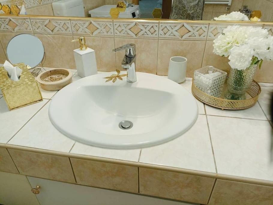 Trendy 2 Flat, Next To Corvin Mall Free Huge Garage! Ac,dishwasher,washmachine, Smart Tv