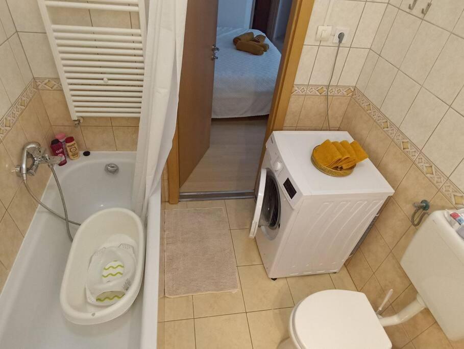 Trendy 2 Flat, Next To Corvin Mall Free Huge Garage! Ac,dishwasher,washmachine, Smart Tv * Budapest