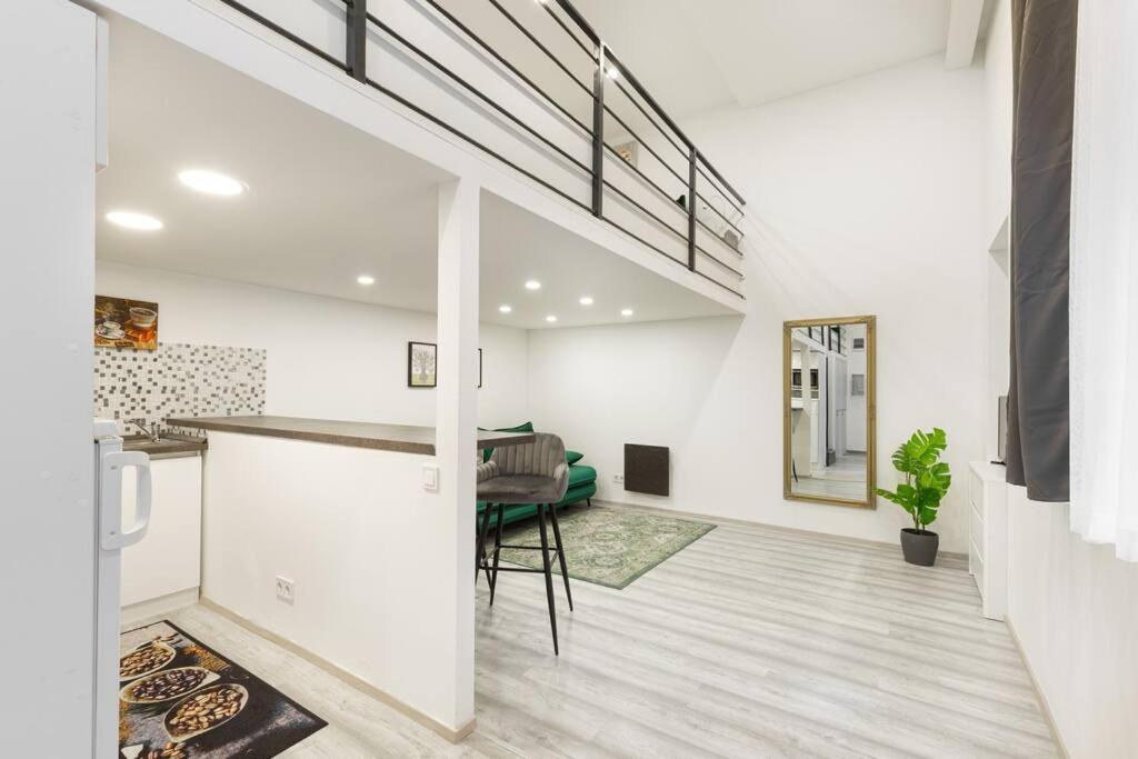 Apartamento E39 Eotvos *