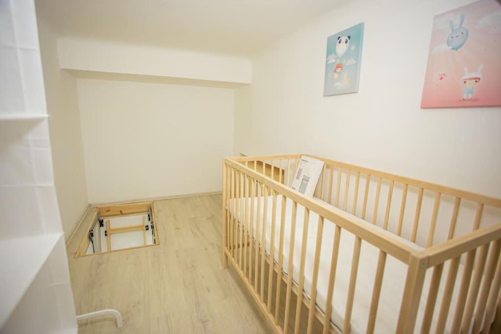 Cosy Two Bedroom Flat In Josika Street, Paprika Apartamento Budapest