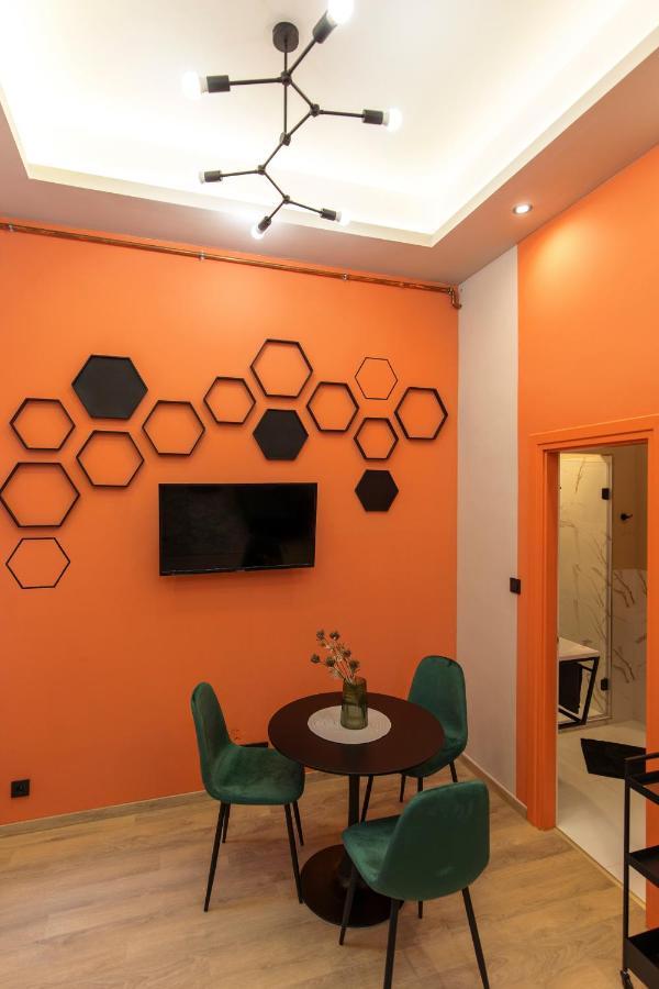 E12 Boutique